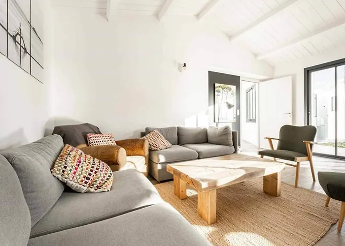 Maison Spacieuse 8 Personnes, Jardin, Parking, Proche - Fr-1-835-19 Semesterbostad La Flotte